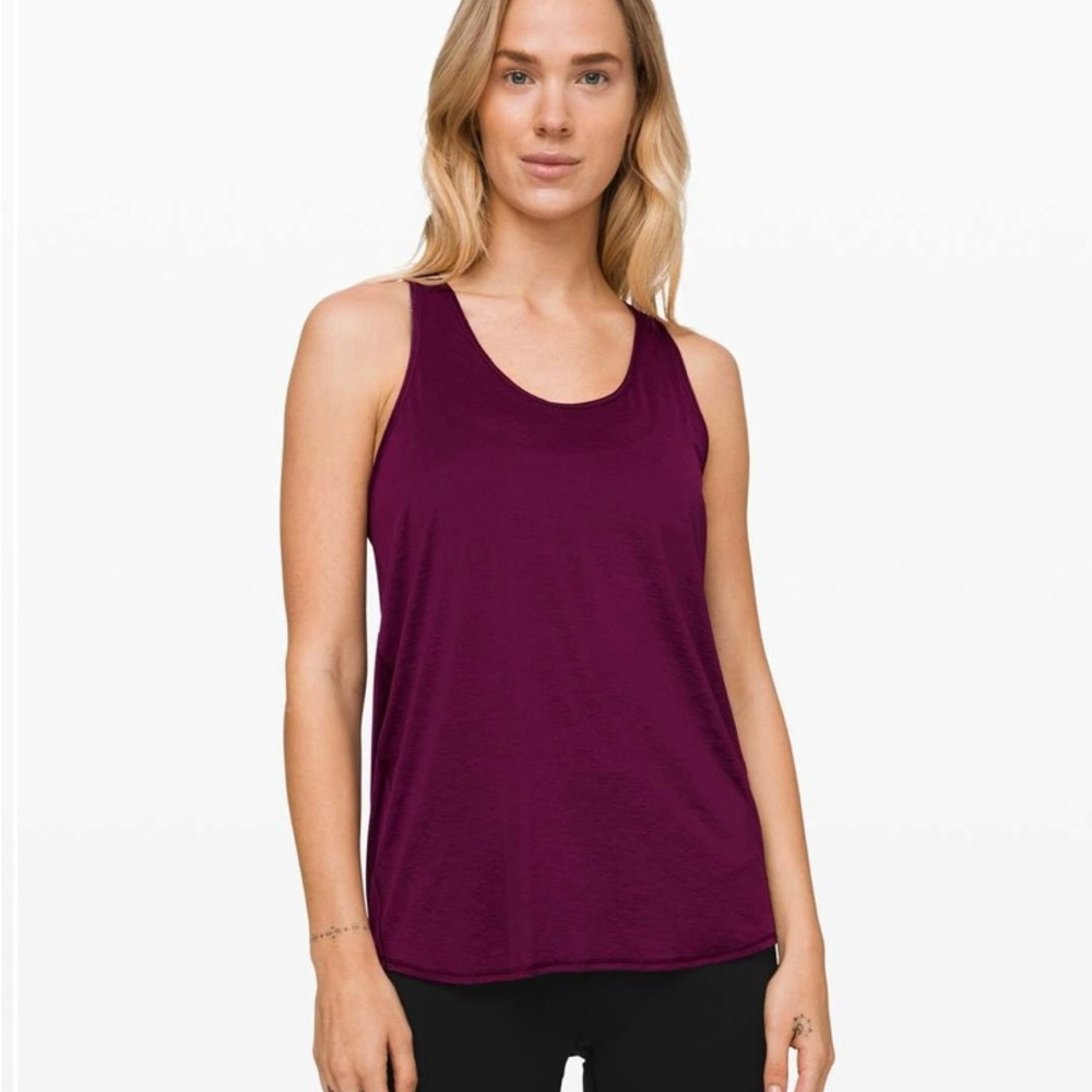 Lululemon Essential Tank Pleated *Jersey
Marvel